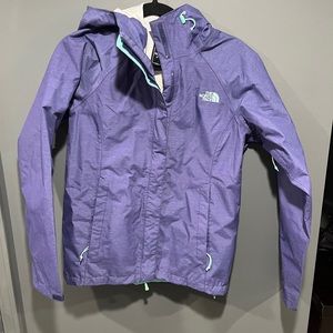 Like new Womens Northface Raincoat Sz Small
